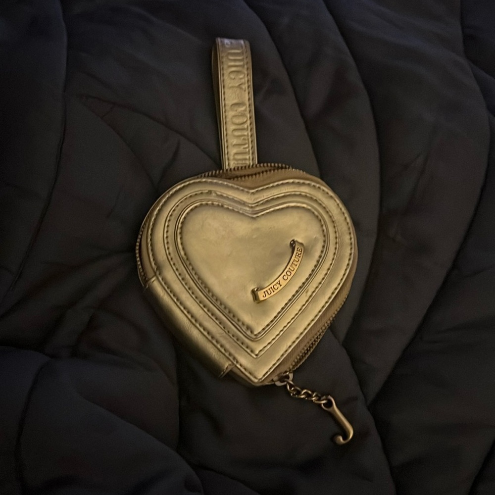Heart wristlet